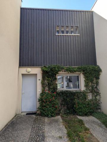 MAISON DANS RESIDENCE SECURISEE