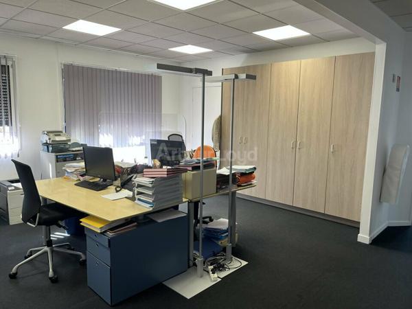 BUREAUX à LOUER de 300 m²