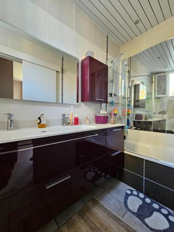 Maison de caractère 223 m² Puy-Guillaume proche des commodités