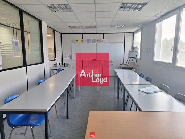 BUREAUX A LOUER ECHIROLLES 330M² ERP 5 AVEC ASCENSSEUR