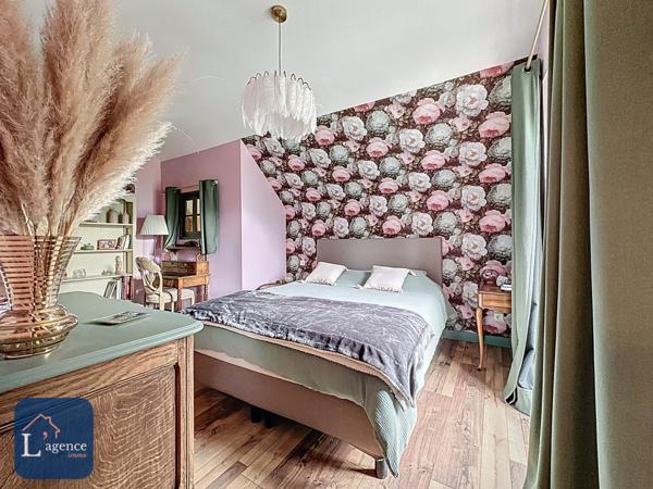 BÂTISSE DU XIX SIECLE DE 9 PIECES AVEC MAISON D’HÔTES, DEPENDANCES ET PARC