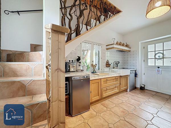 BÂTISSE DU XIX SIECLE DE 9 PIECES AVEC MAISON D’HÔTES, DEPENDANCES ET PARC