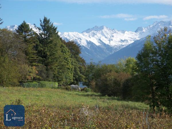 BÂTISSE DU XIX SIECLE DE 9 PIECES AVEC MAISON D’HÔTES, DEPENDANCES ET PARC