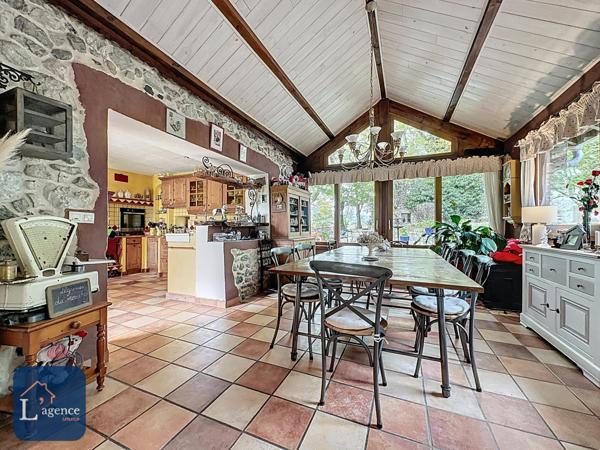 BÂTISSE DU XIX SIECLE DE 9 PIECES AVEC MAISON D’HÔTES, DEPENDANCES ET PARC