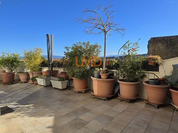Maison lumineuse avec garage, terrasse et vue exceptionnelle