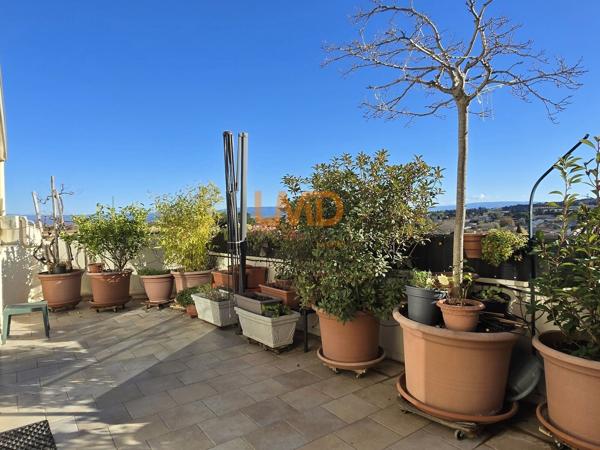 Maison lumineuse avec garage, terrasse et vue exceptionnelle
