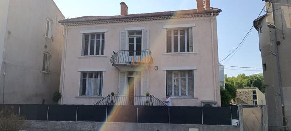 Maison de village individuelle - 5 Chambres - Garage et Atelier