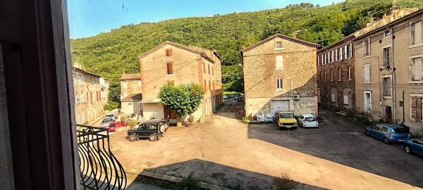 Maison de village individuelle - 5 Chambres - Garage et Atelier