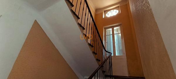 Maison de village individuelle - 5 Chambres - Garage et Atelier