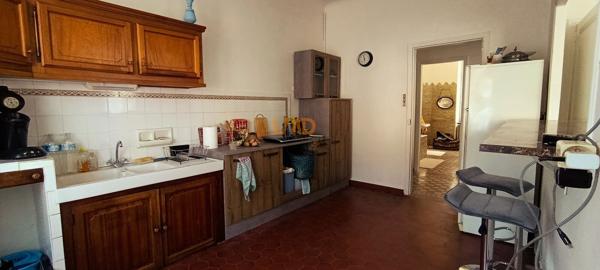 Maison de village individuelle - 5 Chambres - Garage et Atelier