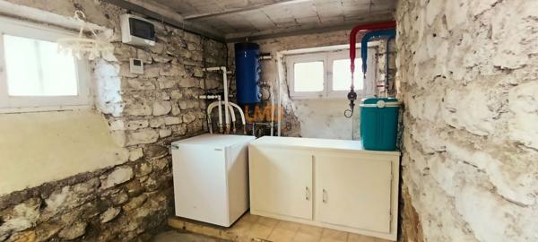 Maison de village individuelle - 5 Chambres - Garage et Atelier