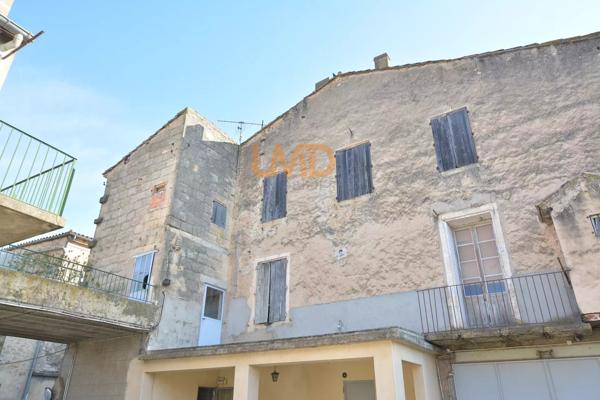Ensemble immobilier Sommières avec cour