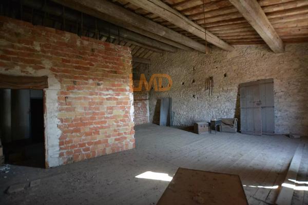 Ensemble immobilier Sommières avec cour