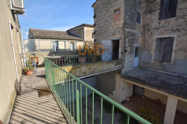 Ensemble immobilier Sommières avec cour