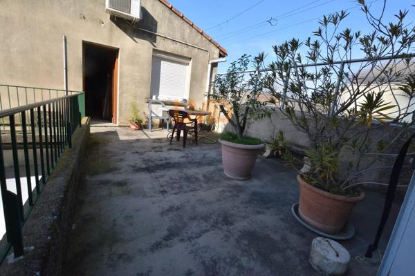 Ensemble immobilier Sommières avec cour