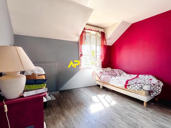 Sartrouville - Maison 6 pièces, 4 chambres, 146 m2 avec garage 472 500 € **  - Référence  9576