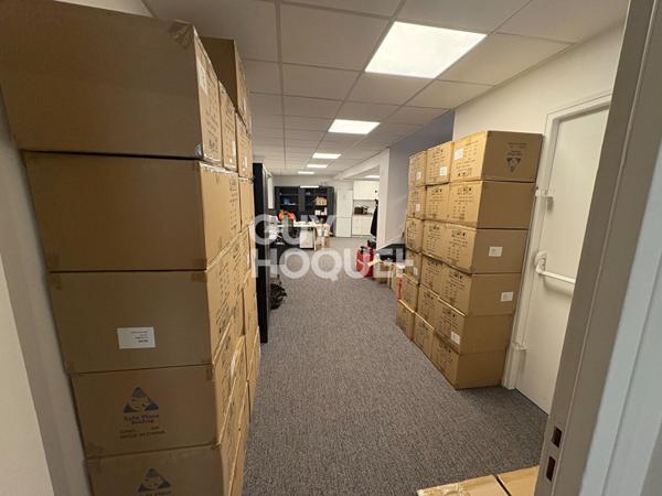 Local commercial 1 pièce(s) 122 m2