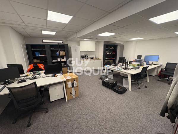 Local commercial 1 pièce(s) 122 m2