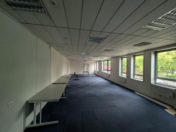 Bureaux à louer à Eragny avec fibre optique et accès autoroute A15