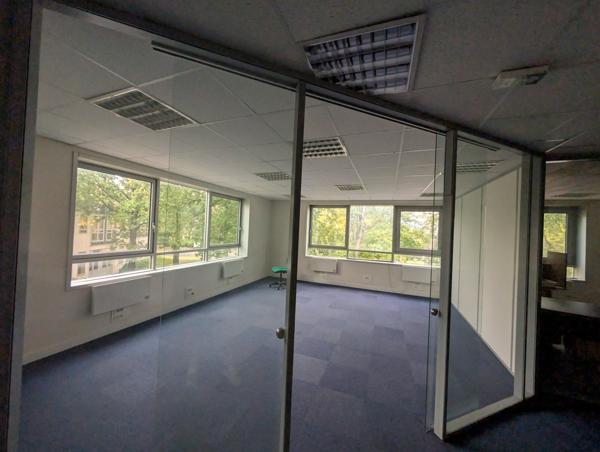 Bureaux à louer à Eragny avec fibre optique et accès autoroute A15