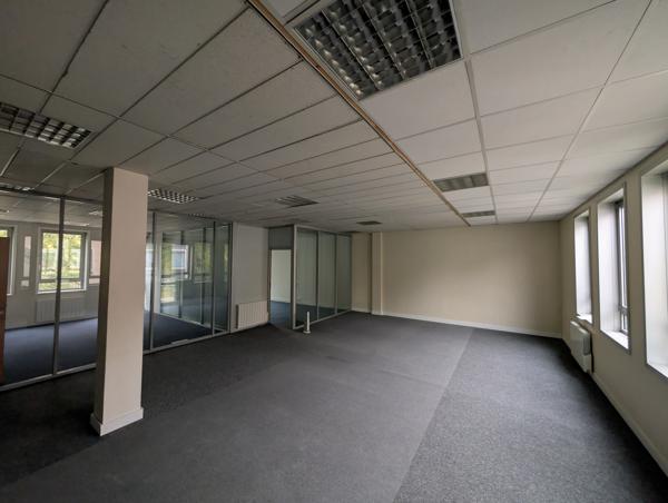 Bureaux à louer à Eragny avec fibre optique et accès autoroute A15