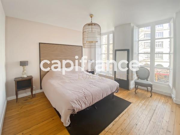 Appartement rénové avec vue place de Bourse à vendre 5 pièces BORDEAUX (33)