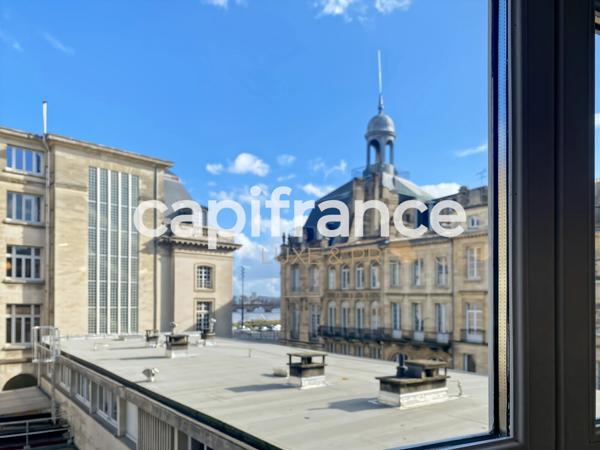 Appartement rénové avec vue place de Bourse à vendre 5 pièces BORDEAUX (33)