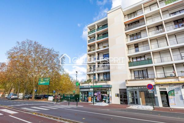 Appartement 3 pièces avec balcon + 2 parkings
