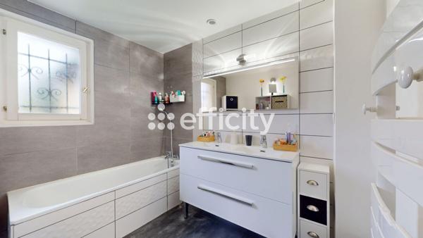 Maison 8 pièces - 210 m² Exclusivité efficity