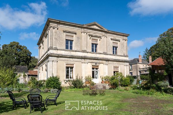 Maison de maître et dépendances dans un écrin de verdure