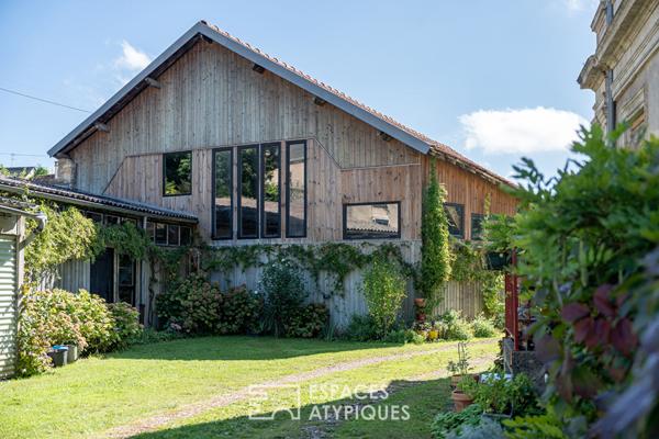 Maison de maître et dépendances dans un écrin de verdure