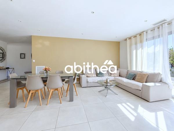 VILLA PLAIN-PIED – 84 M² – 3 FACES – 4 PIÈCES – 3 CHAMBRES – JARDIN – GARAGE – RE 2020 – MARAUSSAN