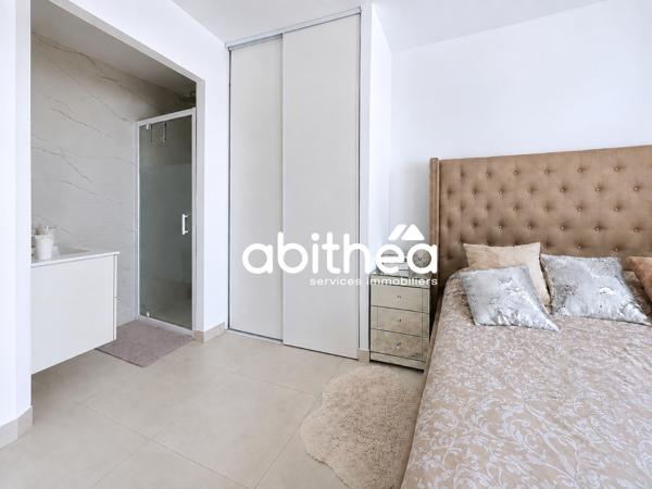 VILLA PLAIN-PIED – 84 M² – 3 FACES – 4 PIÈCES – 3 CHAMBRES – JARDIN – GARAGE – RE 2020 – MARAUSSAN