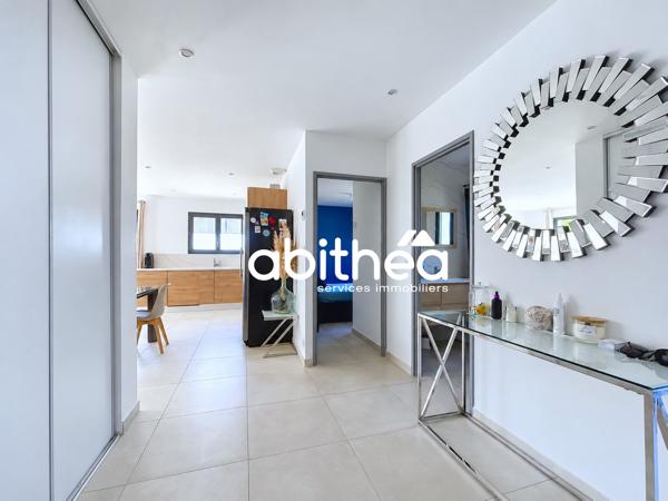 VILLA PLAIN-PIED – 84 M² – 3 FACES – 4 PIÈCES – 3 CHAMBRES – JARDIN – GARAGE – RE 2020 – MARAUSSAN