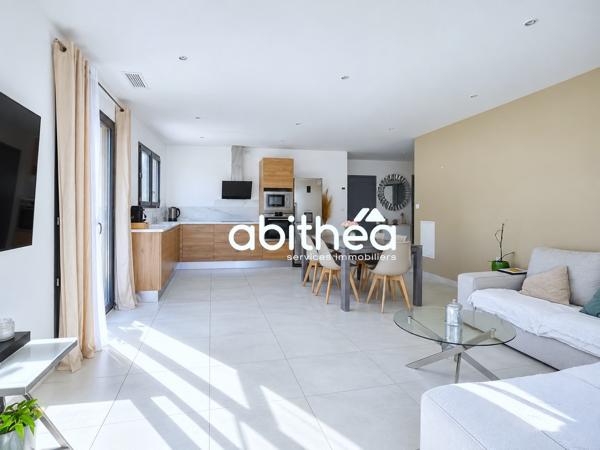 VILLA PLAIN-PIED – 84 M² – 3 FACES – 4 PIÈCES – 3 CHAMBRES – JARDIN – GARAGE – RE 2020 – MARAUSSAN