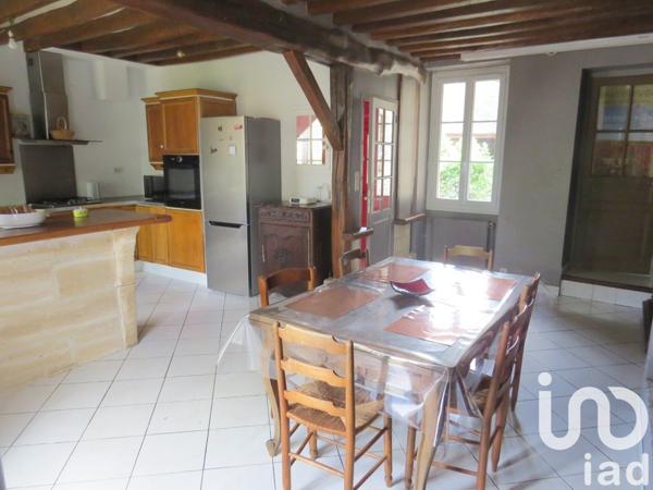 Maison de village 7 pièces de 137 m² à Chaumont-en-Vexin (60240)