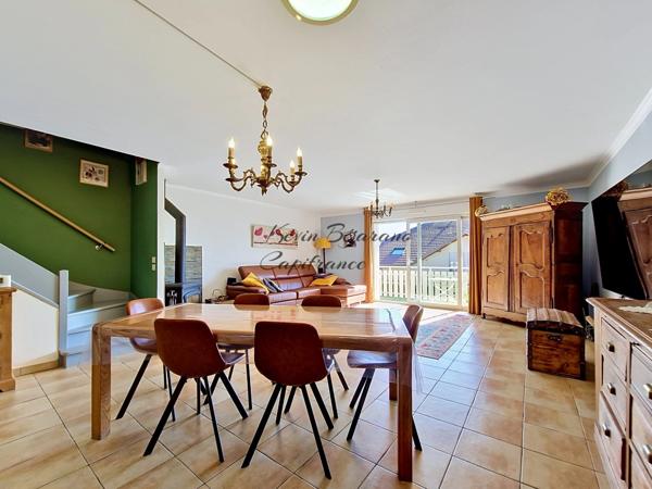 REIGNIER-ÉSERY – Maison mitoyenne 105 m² – 3 chambres – jardin – double garage