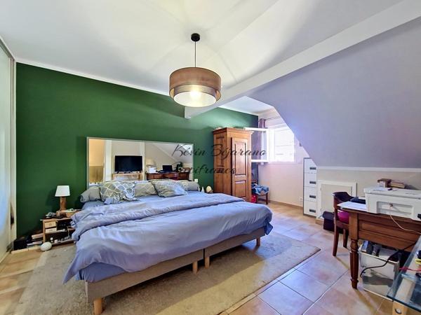 REIGNIER-ÉSERY – Maison mitoyenne 105 m² – 3 chambres – jardin – double garage