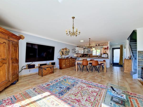 REIGNIER-ÉSERY – Maison mitoyenne 105 m² – 3 chambres – jardin – double garage