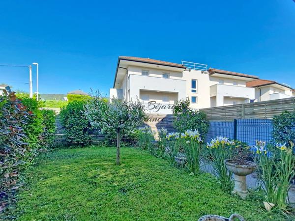 REIGNIER-ÉSERY – Maison mitoyenne 105 m² – 3 chambres – jardin – double garage