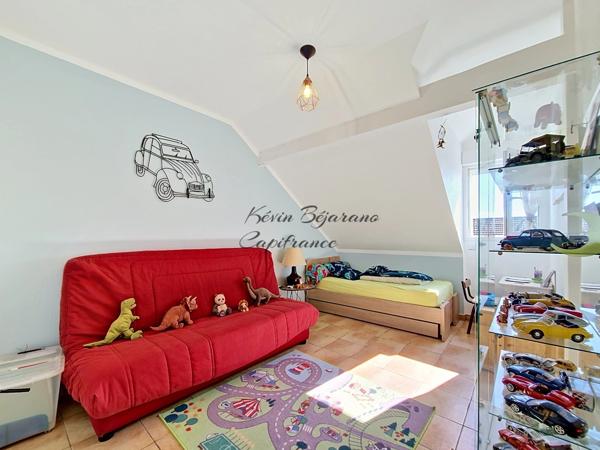 REIGNIER-ÉSERY – Maison mitoyenne 105 m² – 3 chambres – jardin – double garage