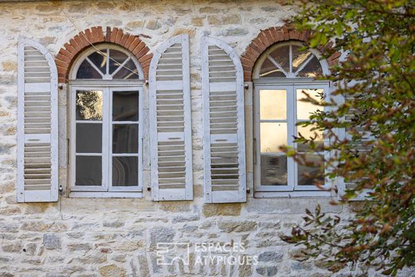Ancienne propriété de meunier dans son parc