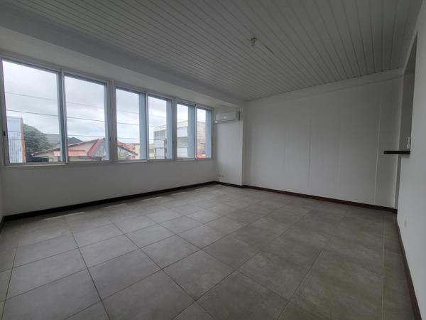 Appartement T4 entièrement climatisé – Centre-ville de Cayenne