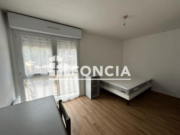 Location Studio meublé 18.21 m² - 30 RUE BASSE Poitiers 86000