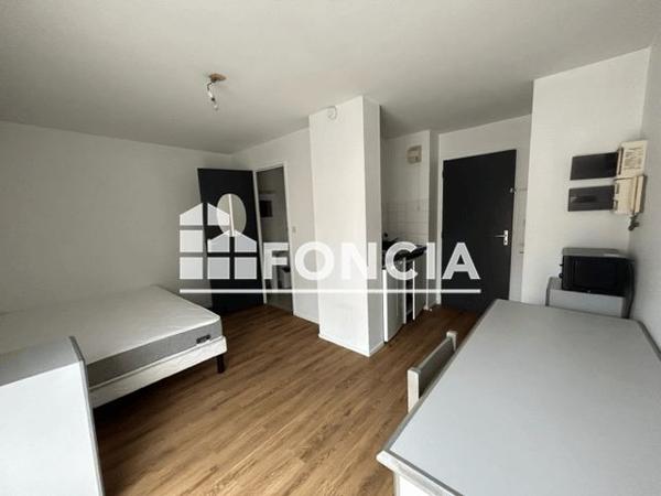 Location Studio meublé 18.21 m² - 30 RUE BASSE Poitiers 86000