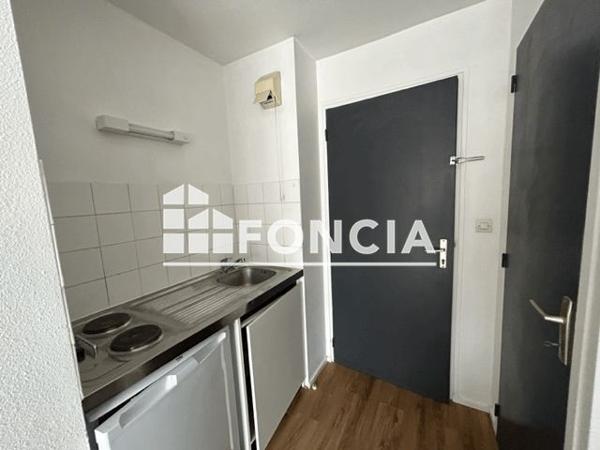 Location Studio meublé 18.21 m² - 30 RUE BASSE Poitiers 86000