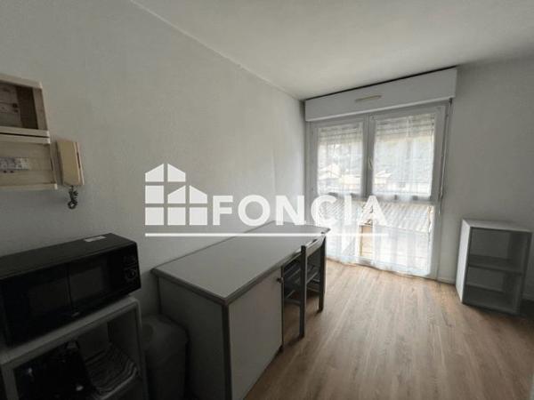 Location Studio meublé 18.21 m² - 30 RUE BASSE Poitiers 86000