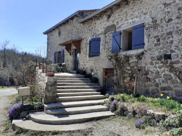 Corps de ferme rénové avec terrain Alboussière (07440)