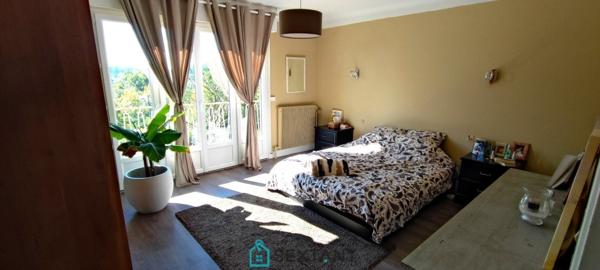 PROPRIÉTÉ DE CARACTÈRE DE 280 M² – 5 CHAMBRES – VUE PANORAMIQUE – SANS VIS-À-VIS