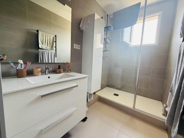 APPARTEMENT T3 ENTIEREMENT RÉNOVÉ